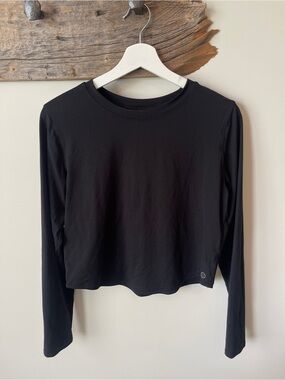Hollister Gilly Hicks Black Long-Sleeve Athleisure Tee